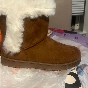 Cozy Brown Ankle Boots with Faux Fur Lining